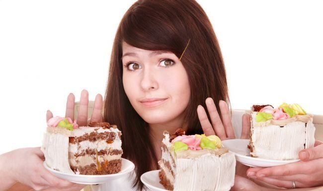 Как перестать есть сладкое: советы психологов